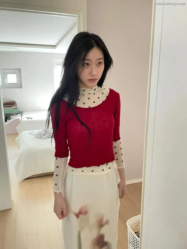 Chaeryeong - ITZY (채령) photo 21 of 660