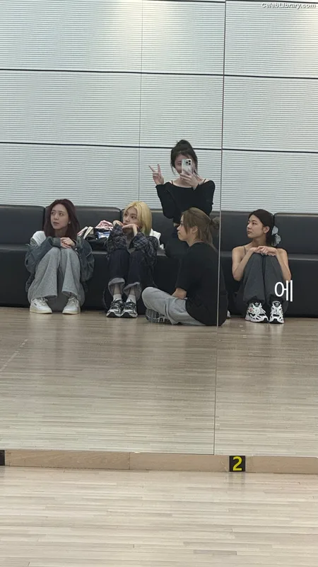 Chaeryeong - ITZY (채령) photo 4 of 660