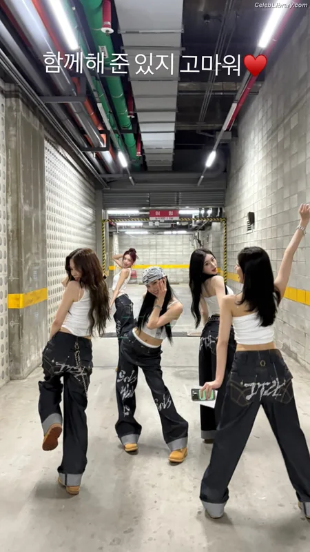Chaeryeong - ITZY (채령) photo 13 of 660