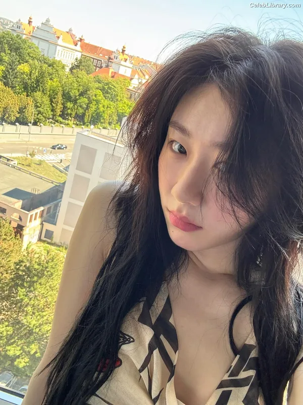 Chaeryeong - ITZY (채령) photo 1 of 660