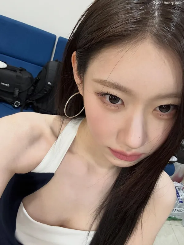 Chaeryeong - ITZY (채령) photo 14 of 660
