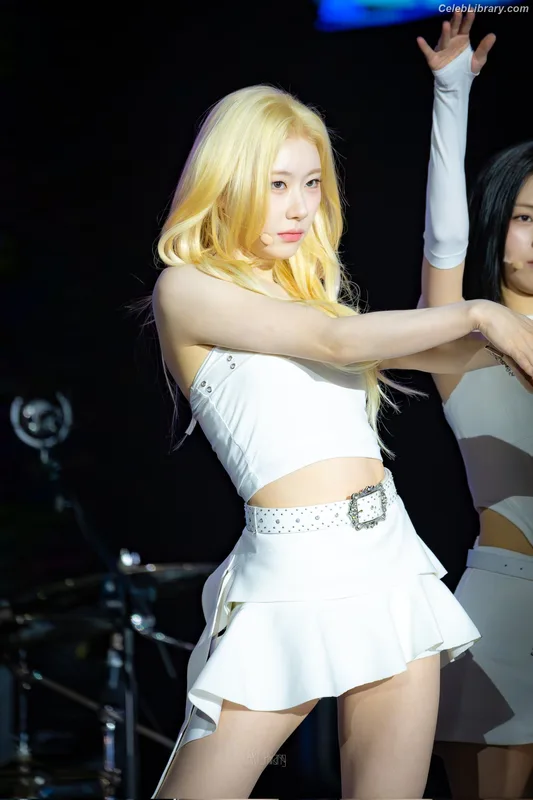 Chaeryeong - ITZY (채령) photo 18 of 660