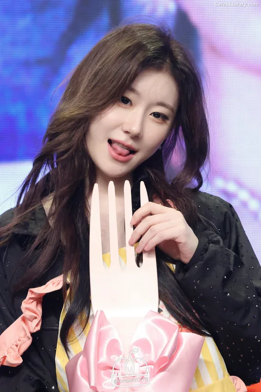 Chaeryeong - ITZY (채령) photo 3 of 660