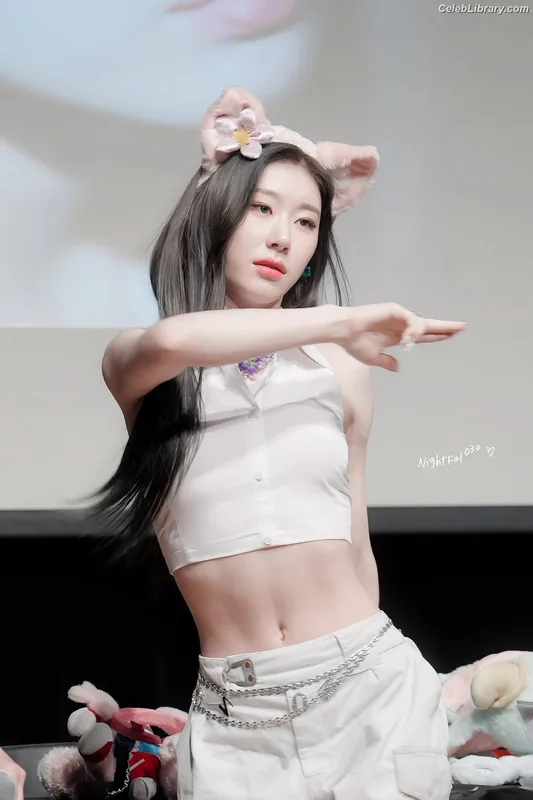 Chaeryeong - ITZY (채령) photo 7 of 660