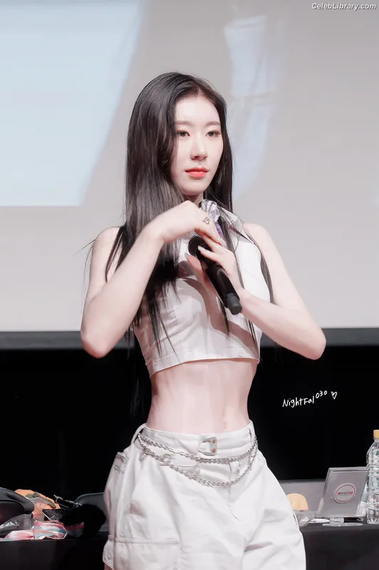Chaeryeong - ITZY (채령) photo 9 of 660