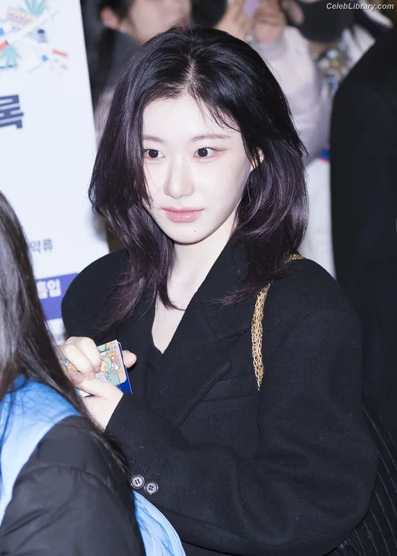 Chaeryeong - ITZY (채령) photo 12 of 660