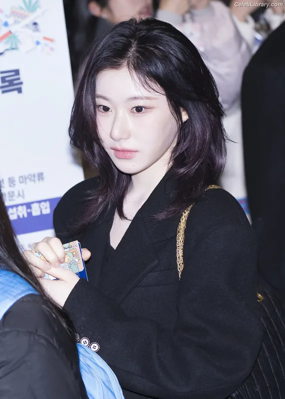 Chaeryeong - ITZY (채령) photo 15 of 660