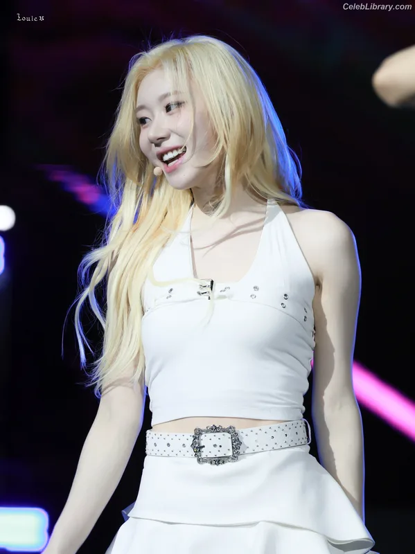 Chaeryeong - ITZY (채령) photo 20 of 660
