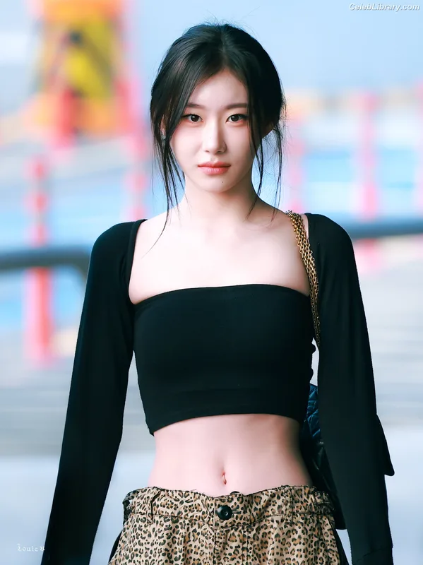 Chaeryeong - ITZY (채령) photo 23 of 660