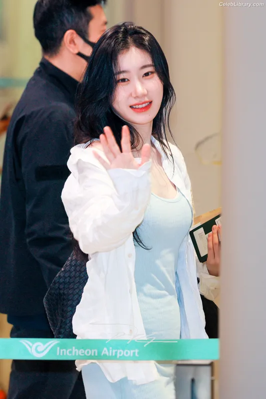 Chaeryeong - ITZY (채령) photo 1 of 660