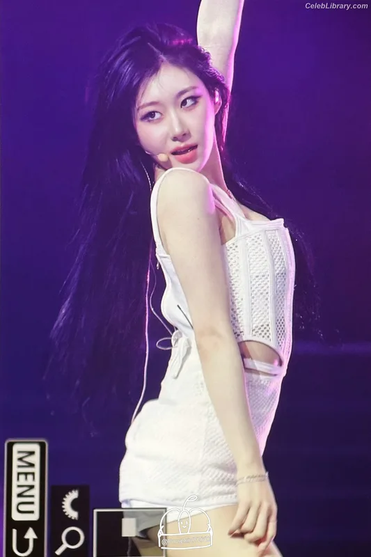 Chaeryeong - ITZY (채령) photo 8 of 660