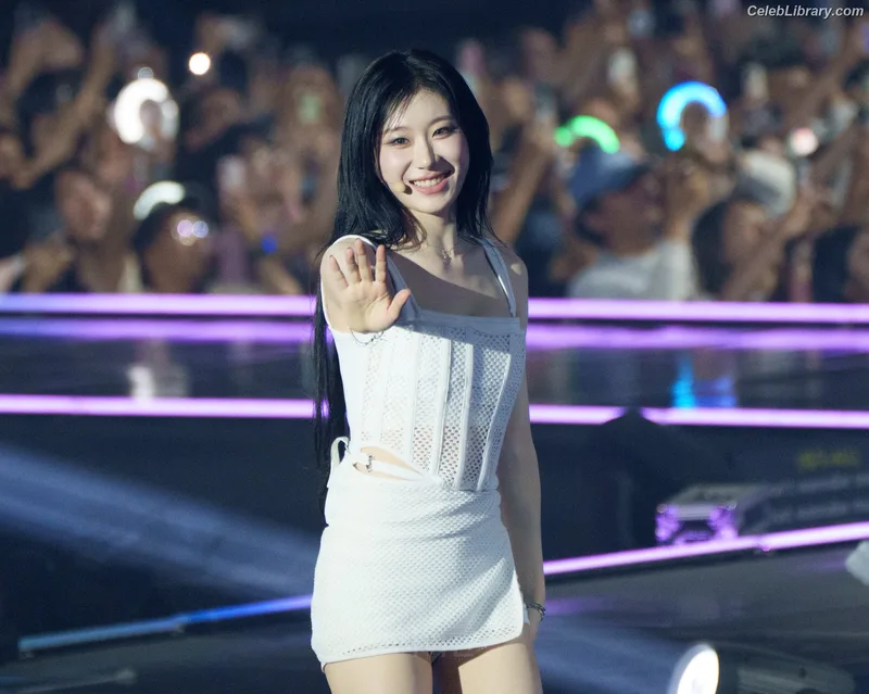 Chaeryeong - ITZY (채령) photo 10 of 660