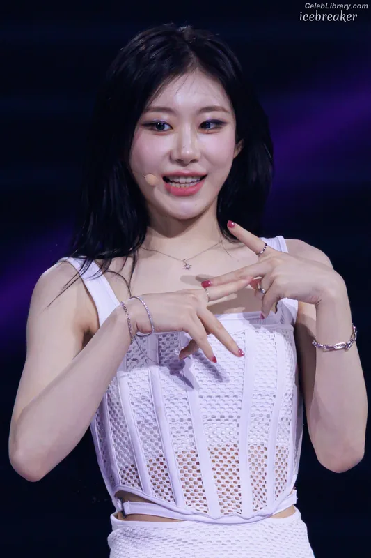 Chaeryeong - ITZY (채령) photo 12 of 660