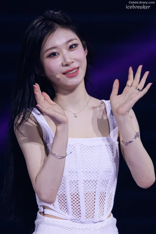 Chaeryeong - ITZY (채령) photo 13 of 660