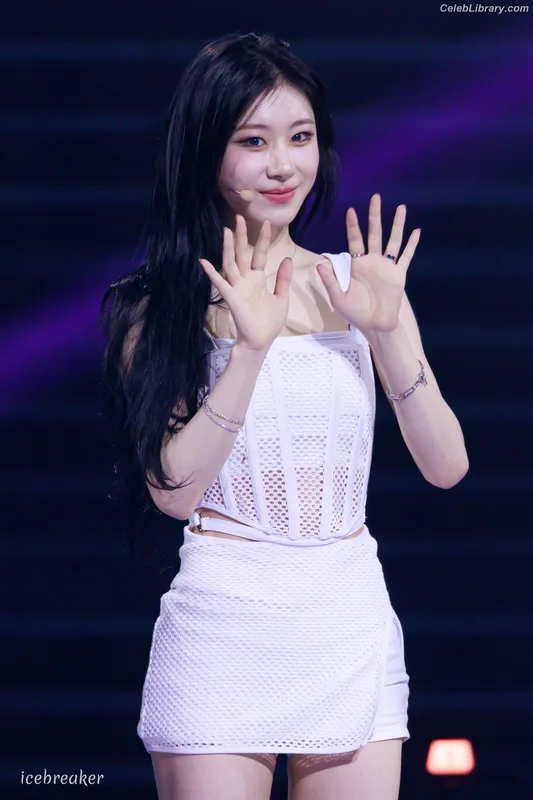Chaeryeong - ITZY (채령) photo 14 of 660