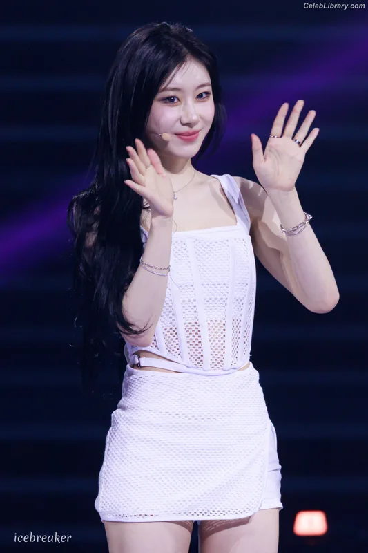 Chaeryeong - ITZY (채령) photo 15 of 660