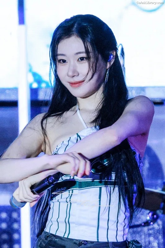 Chaeryeong - ITZY (채령) photo 17 of 660