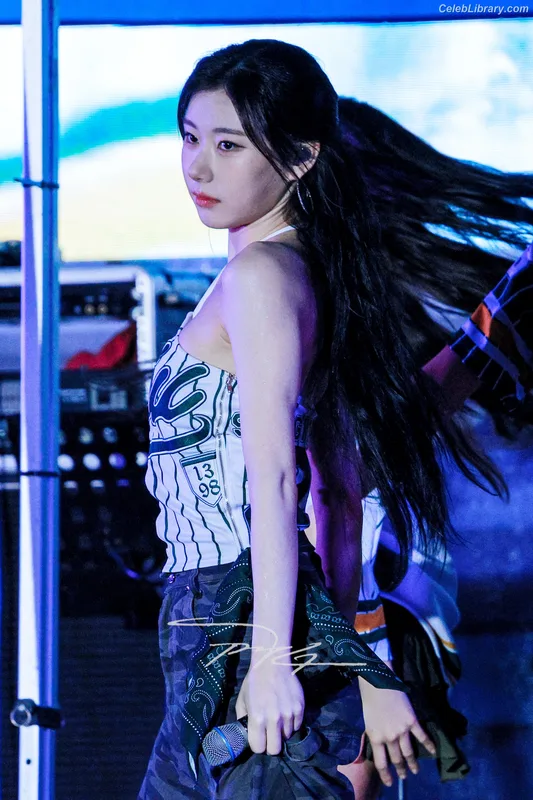 Chaeryeong - ITZY (채령) photo 19 of 660