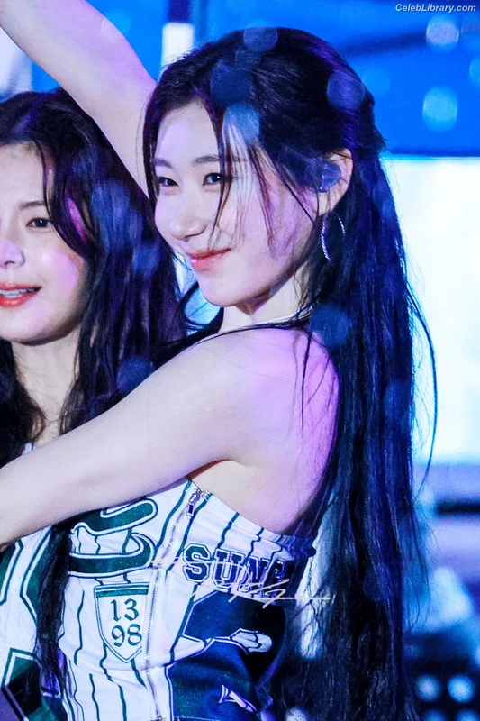 Chaeryeong - ITZY (채령) photo 20 of 660
