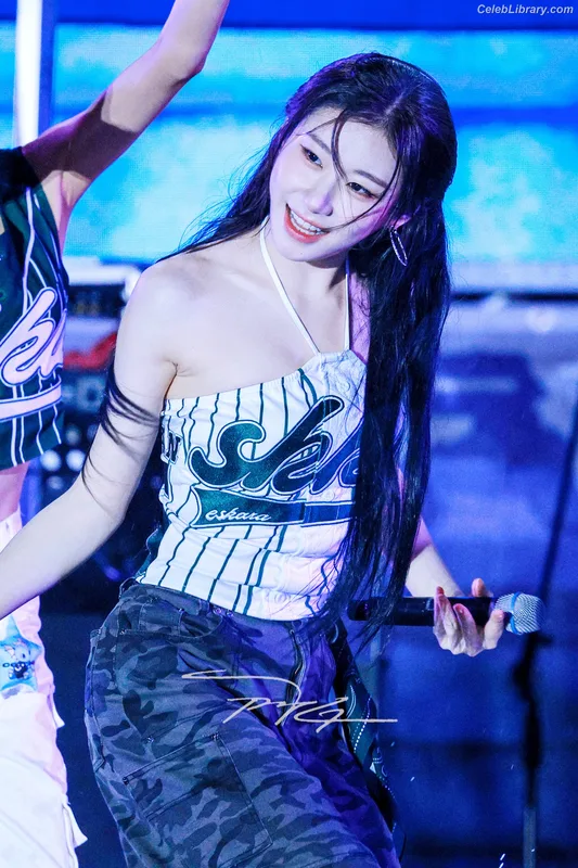 Chaeryeong - ITZY (채령) photo 23 of 660