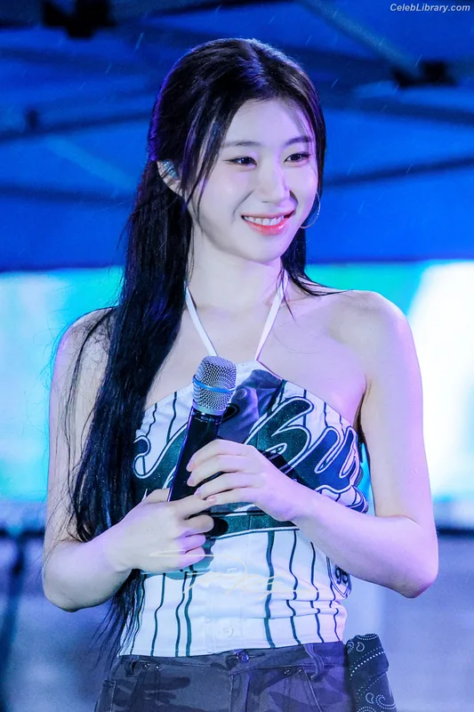 Chaeryeong - ITZY (채령) photo 1 of 660