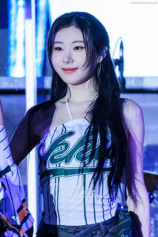 Chaeryeong - ITZY (채령) photo 7 of 660
