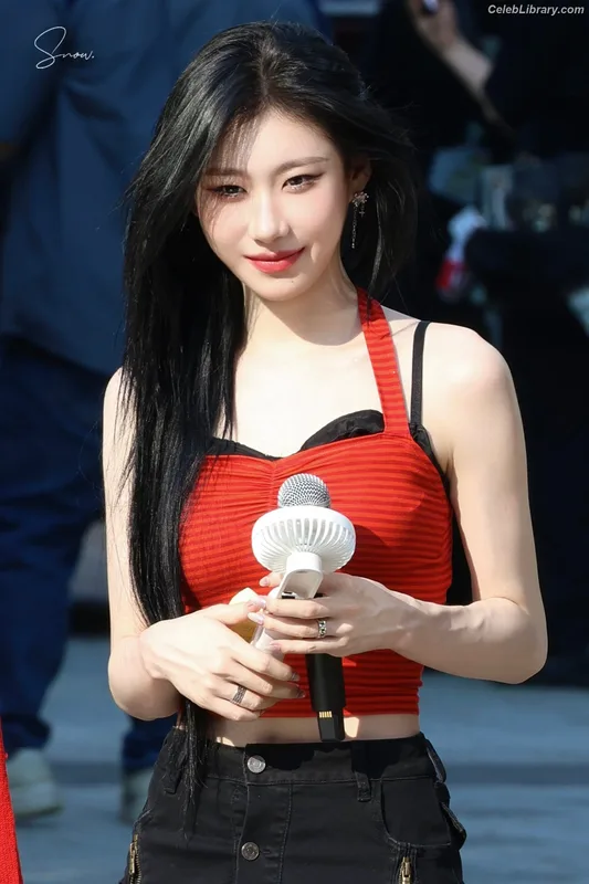 Chaeryeong - ITZY (채령) photo 21 of 660