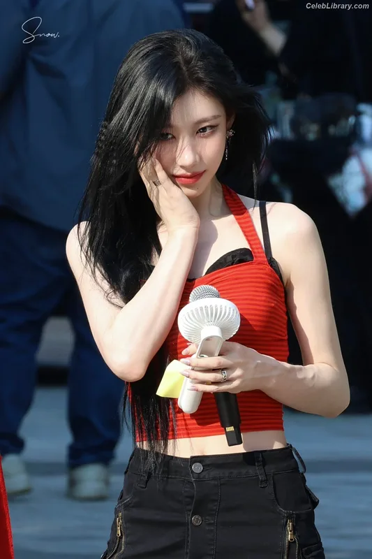 Chaeryeong - ITZY (채령) photo 22 of 660