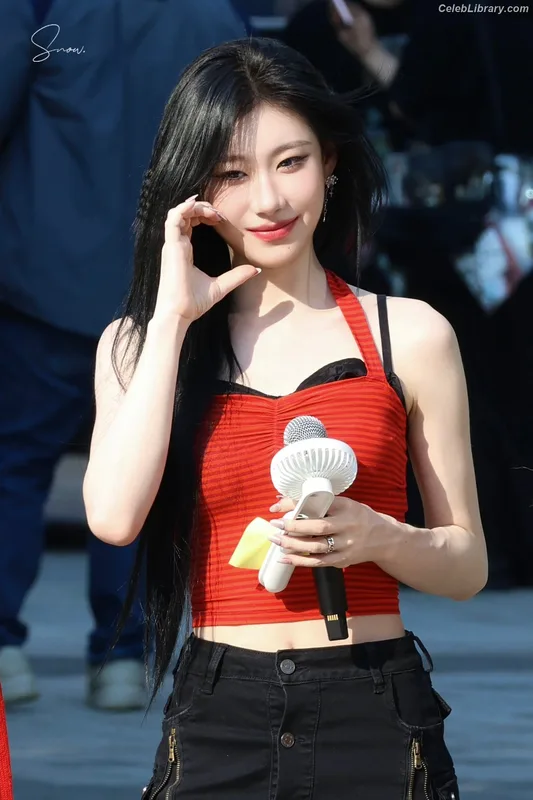 Chaeryeong - ITZY (채령) photo 23 of 660
