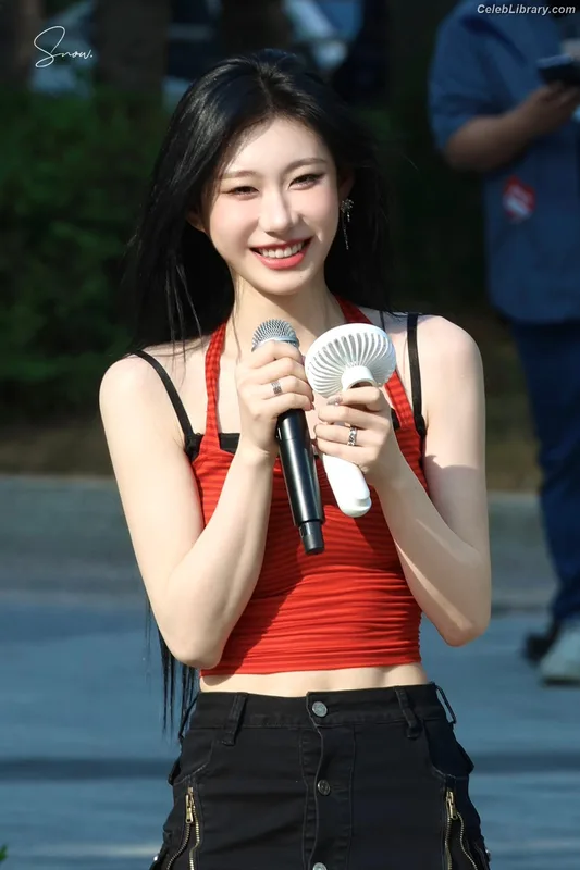 Chaeryeong - ITZY (채령) photo 24 of 660