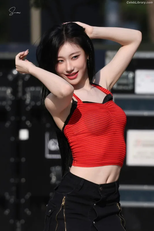 Chaeryeong - ITZY (채령) photo 3 of 660