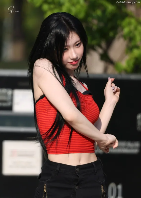 Chaeryeong - ITZY (채령) photo 5 of 660