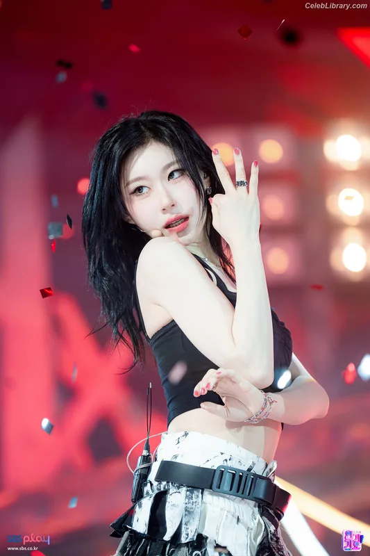 Chaeryeong - ITZY (채령) photo 13 of 660