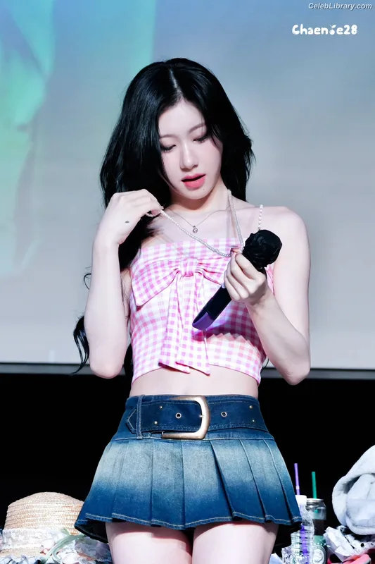 Chaeryeong - ITZY (채령) photo 16 of 660