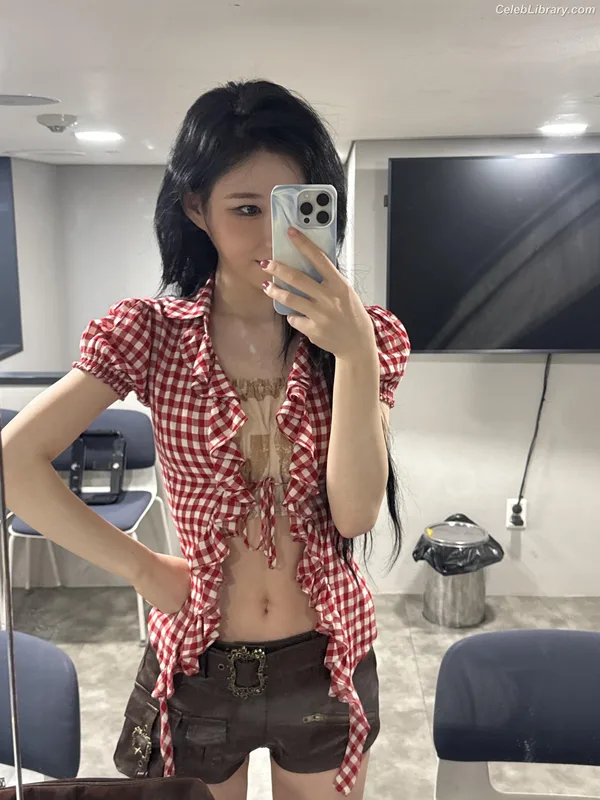Chaeryeong - ITZY (채령) photo 7 of 660