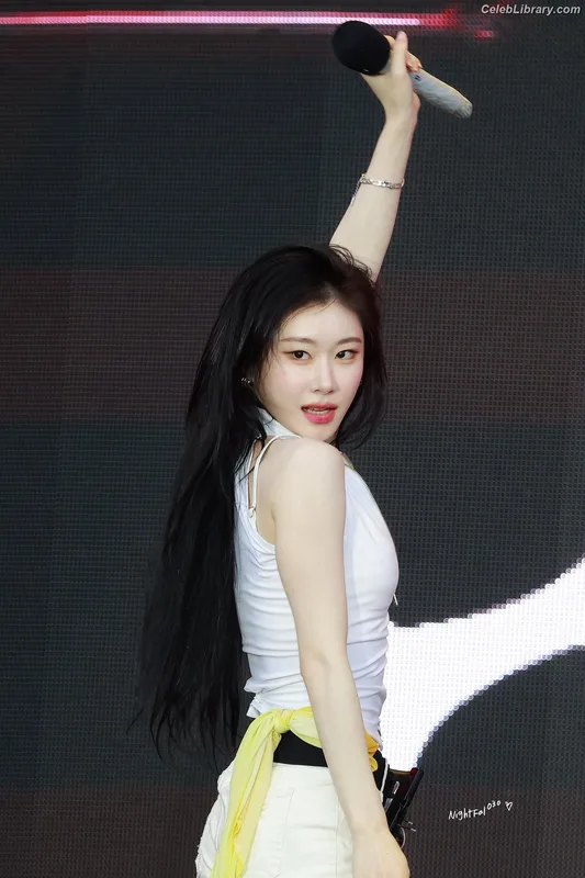 Chaeryeong - ITZY (채령) photo 16 of 660
