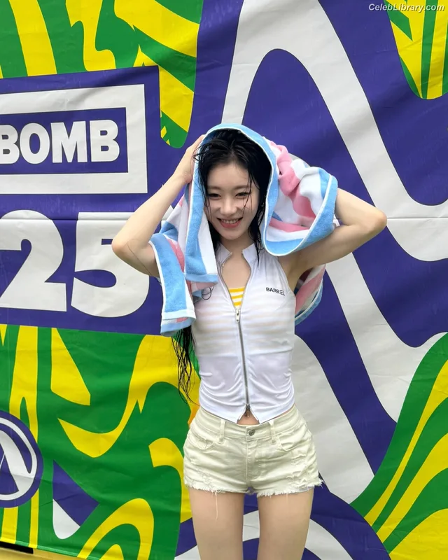 Chaeryeong - ITZY (채령) photo 20 of 660
