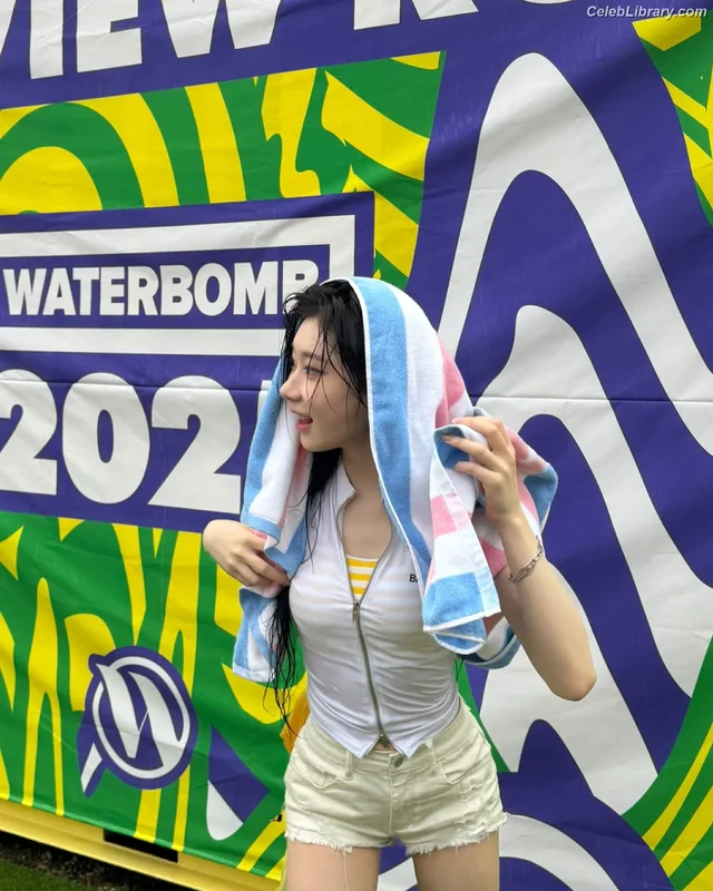 Chaeryeong - ITZY (채령) photo 22 of 660