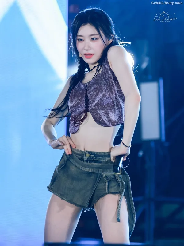 Chaeryeong - ITZY (채령) photo 1 of 660