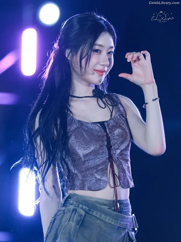 Chaeryeong - ITZY (채령) photo 4 of 660