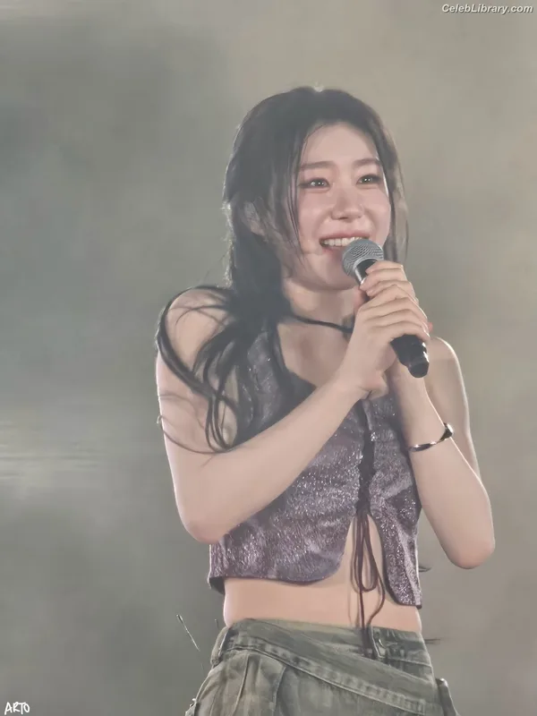 Chaeryeong - ITZY (채령) photo 5 of 660
