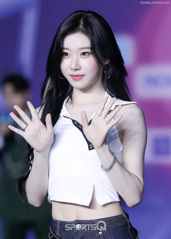 Chaeryeong - ITZY (채령) photo 11 of 660