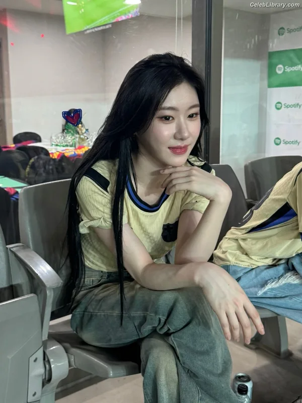Chaeryeong - ITZY (채령) photo 21 of 660