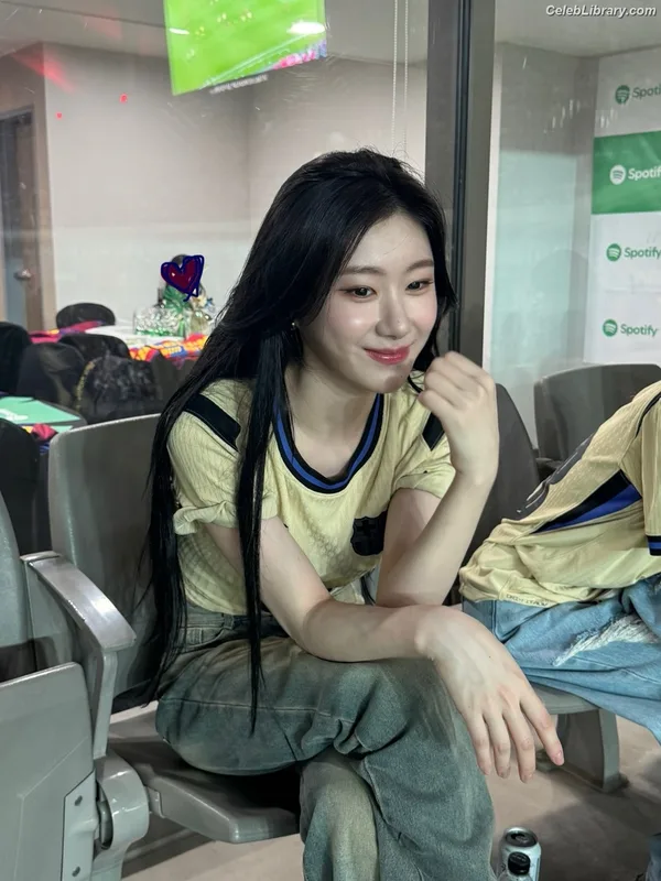 Chaeryeong - ITZY (채령) photo 22 of 660
