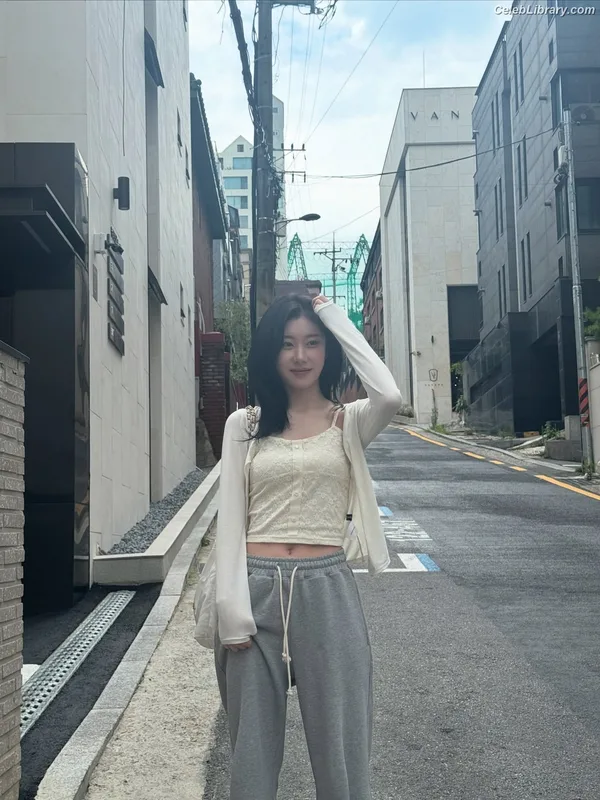 Chaeryeong - ITZY (채령) photo 24 of 660