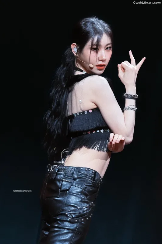 Chaeryeong - ITZY (채령) photo 16 of 660