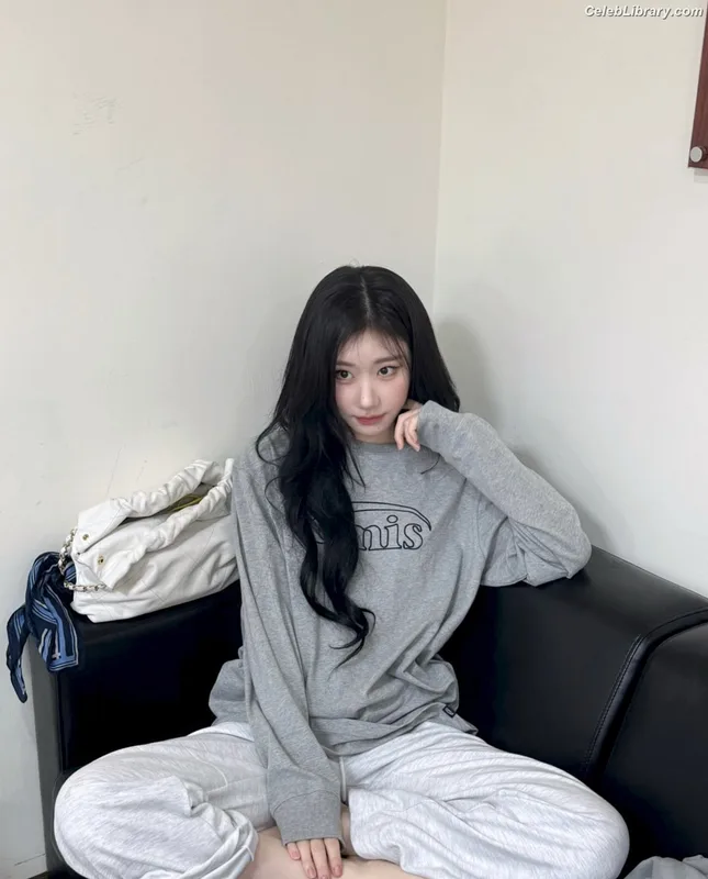 Chaeryeong - ITZY (채령) photo 3 of 660