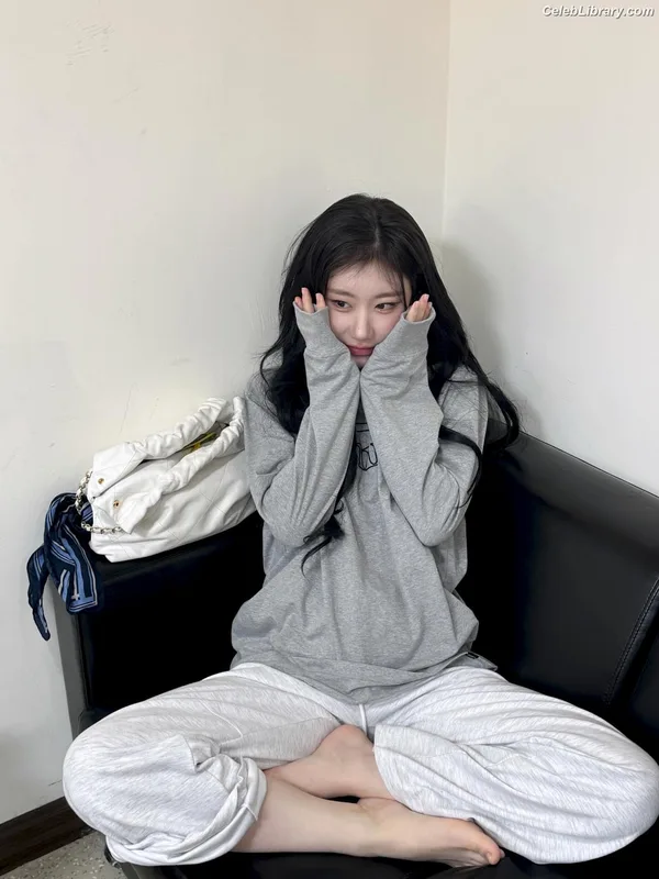Chaeryeong - ITZY (채령) photo 6 of 660