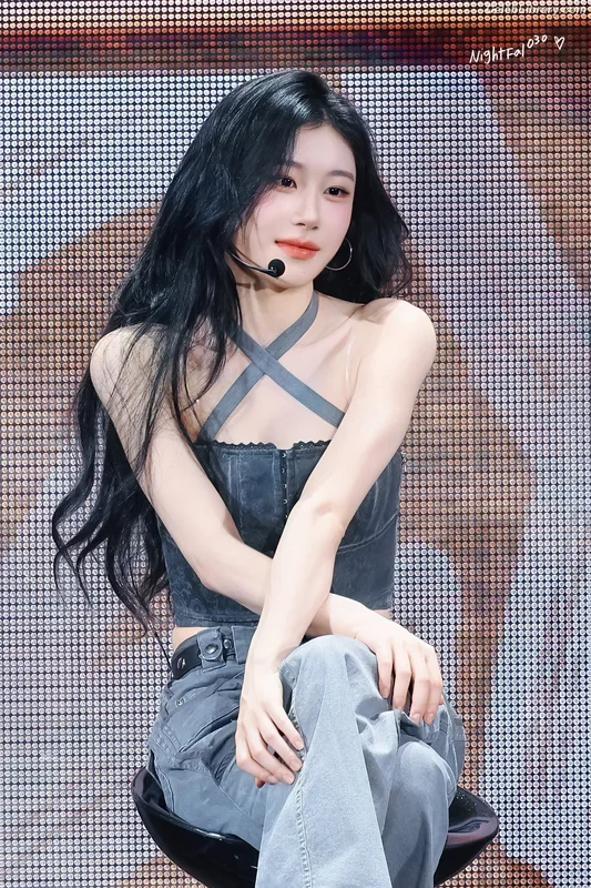 Chaeryeong - ITZY (채령) photo 12 of 660