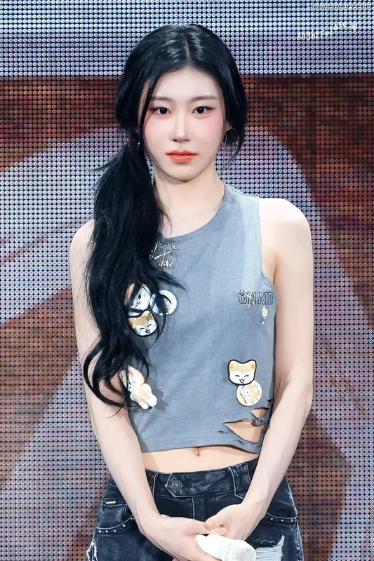 Chaeryeong - ITZY (채령) photo 1 of 660